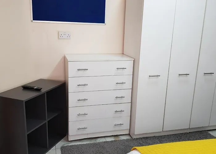 Double Ensuite Rooms Near City Centre