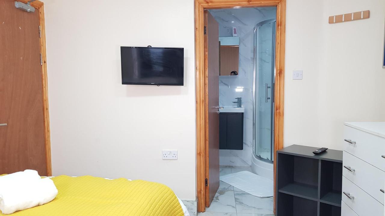 Double Ensuite Near Centre *